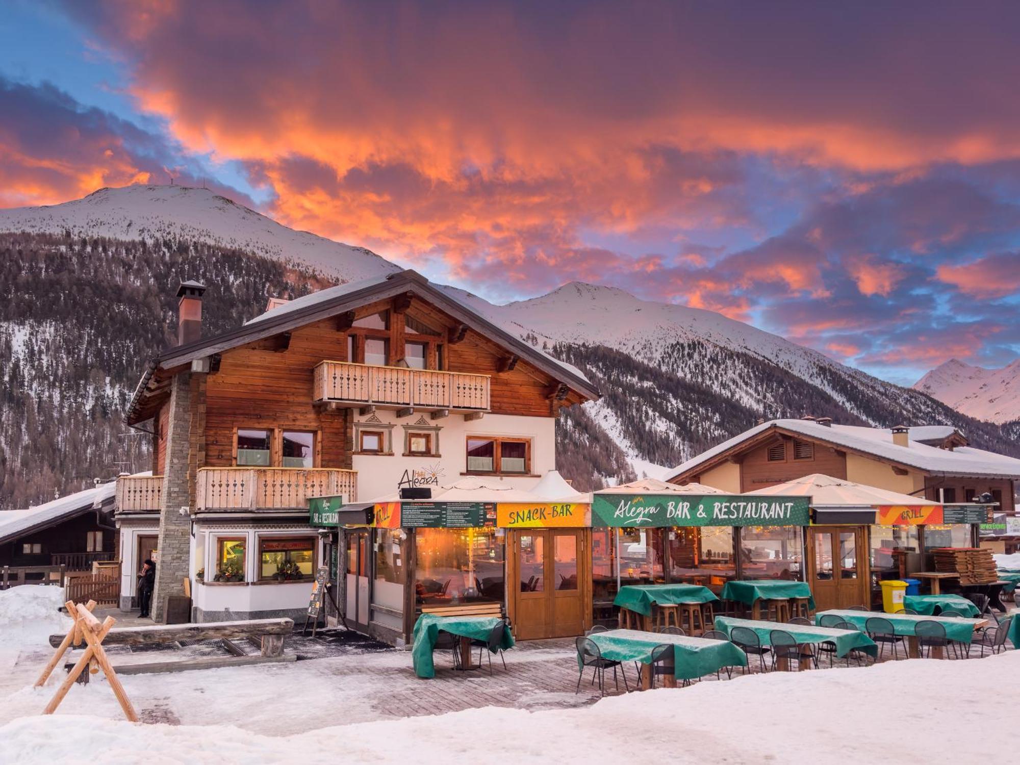 Hotel Alegra Ливиньо Екстериор снимка
